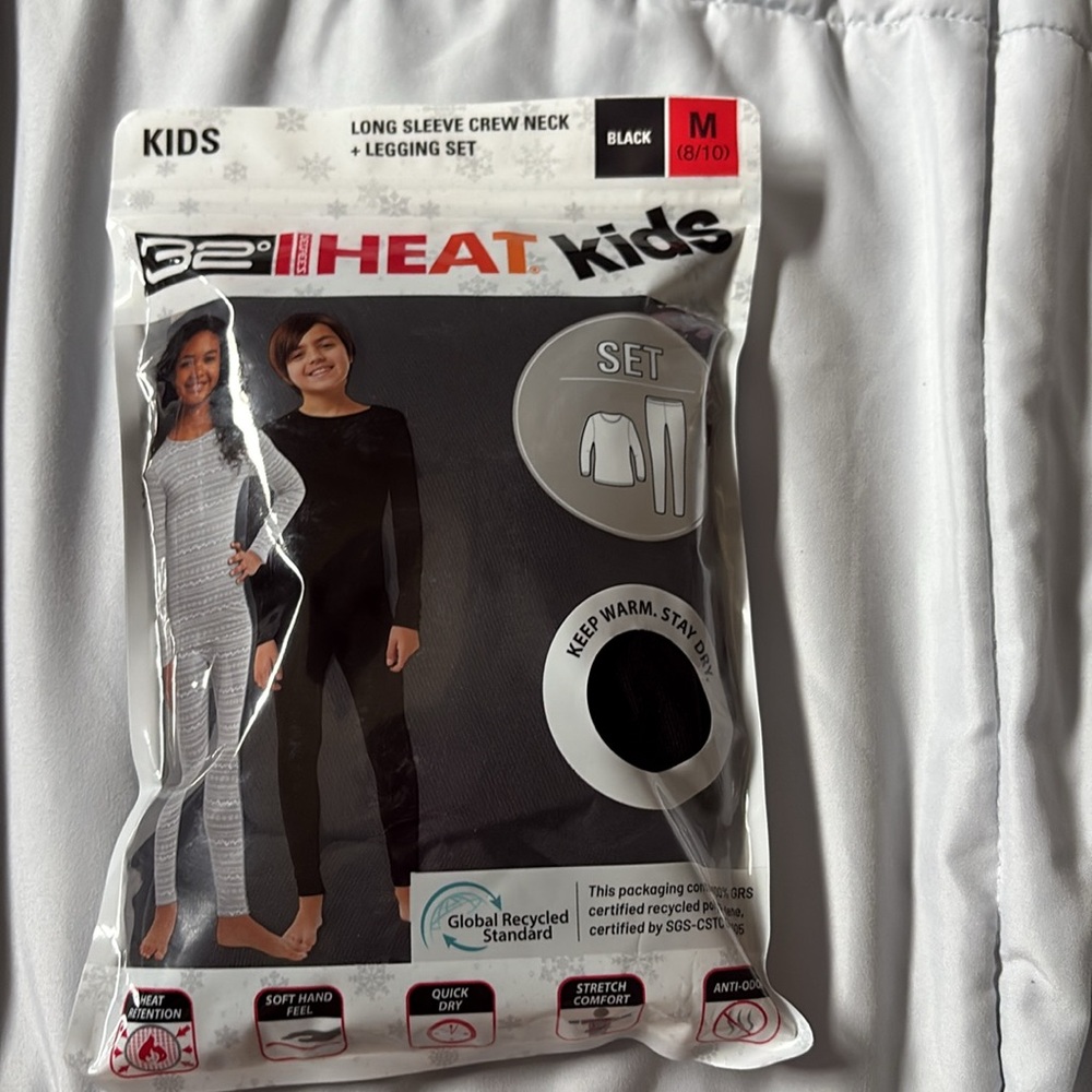 32 Degrees Kids Black and White Thermal Set - Picture 7 of 7